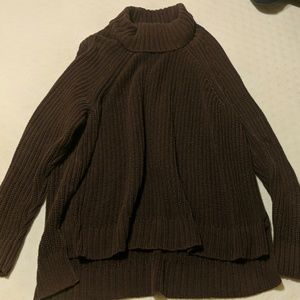 Maroon turtleneck sweater